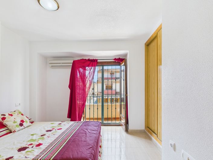 Image No.24-4 Bed Townhouse for sale