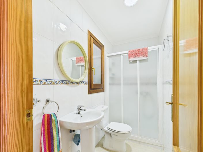 Image No.30-4 Bed Townhouse for sale