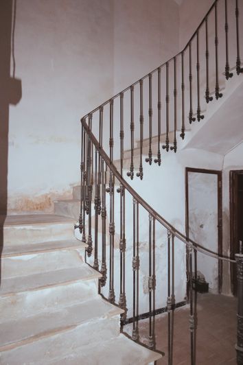 Image No.15-6 Bed Townhouse for sale