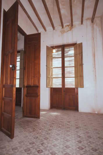 Image No.21-6 Bed Townhouse for sale