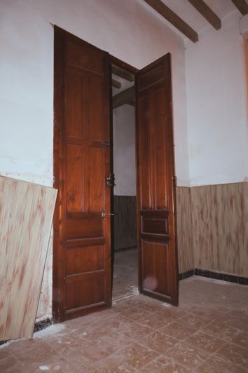 Image No.9-6 Bed Townhouse for sale