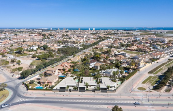 Image No.27-3 Bed Villa for sale