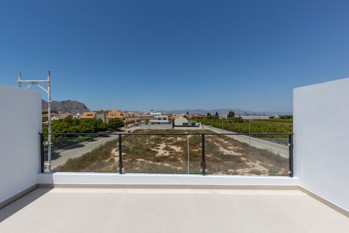 Image No.32-4 Bed Townhouse for sale