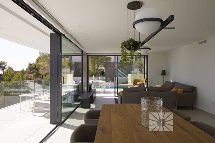 Image No.2-4 Bed Villa for sale