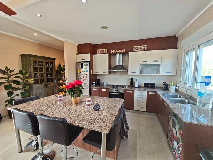 Image No.3-3 Bed Villa for sale