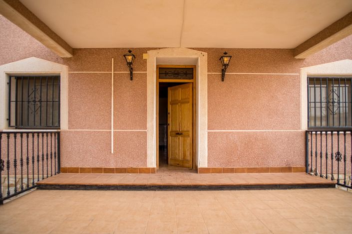 Image No.49-5 Bed Villa for sale