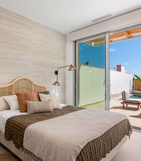 Image No.10-3 Bed Townhouse for sale