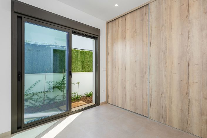 Image No.2-3 Bed Villa for sale