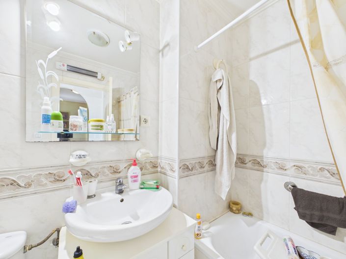 Image No.25-2 Bed Apartment for sale