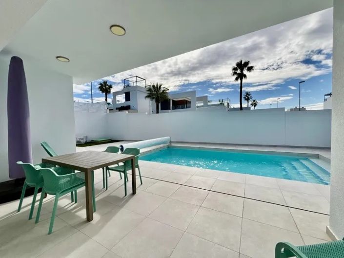 Image No.11-3 Bed Villa for sale