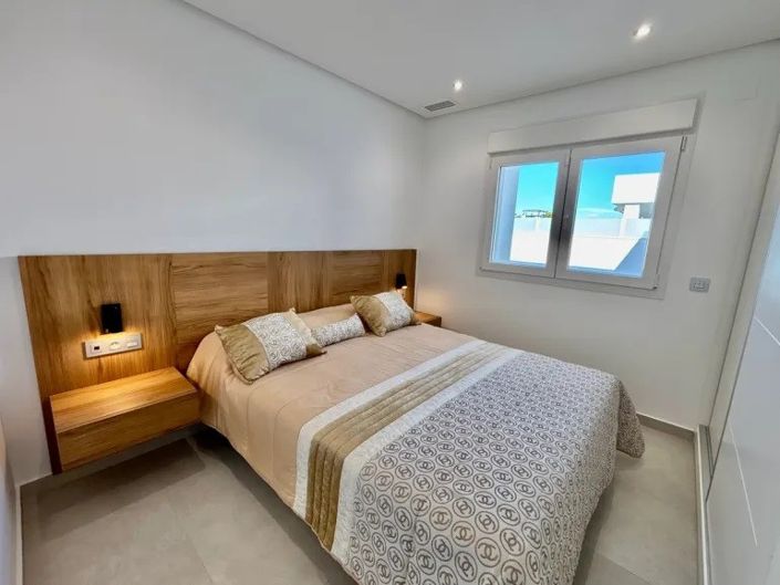 Image No.5-3 Bed Villa for sale