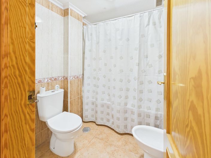 Image No.18-3 Bed Apartment for sale