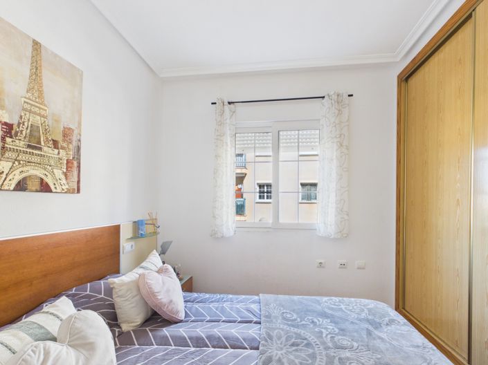 Image No.20-3 Bed Apartment for sale