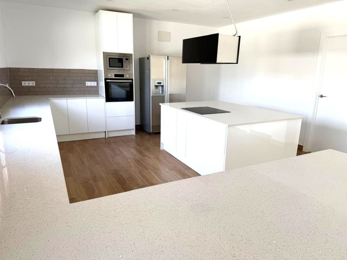 Image No.3-3 Bed Apartment for sale