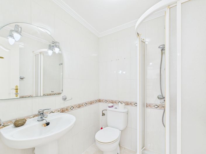 Image No.17-2 Bed Apartment for sale