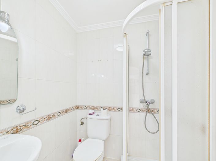 Image No.18-2 Bed Apartment for sale