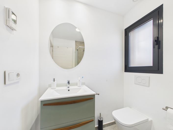 Image No.34-2 Bed Apartment for sale