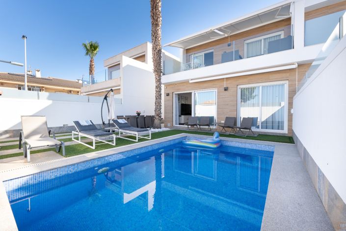 Image No.3-3 Bed Villa for sale
