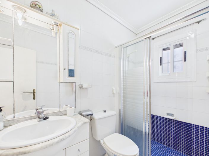 Image No.20-2 Bed Bungalow for sale