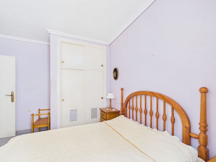 Image No.25-2 Bed Bungalow for sale