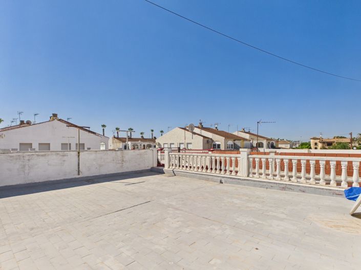 Image No.20-2 Bed Bungalow for sale