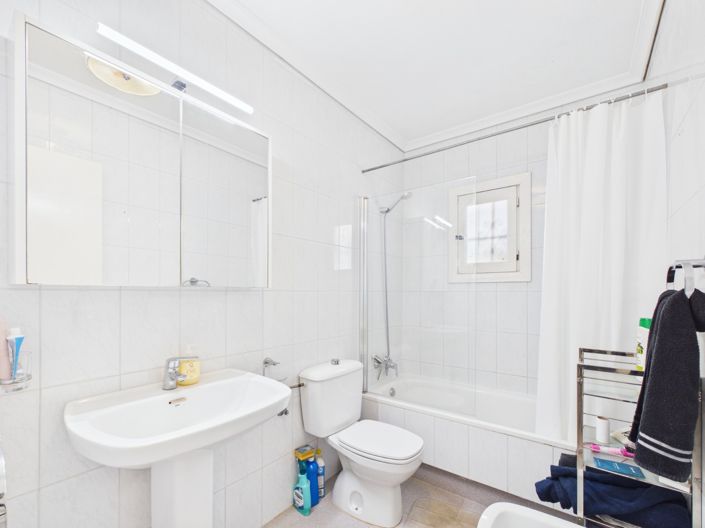 Image No.22-2 Bed Bungalow for sale