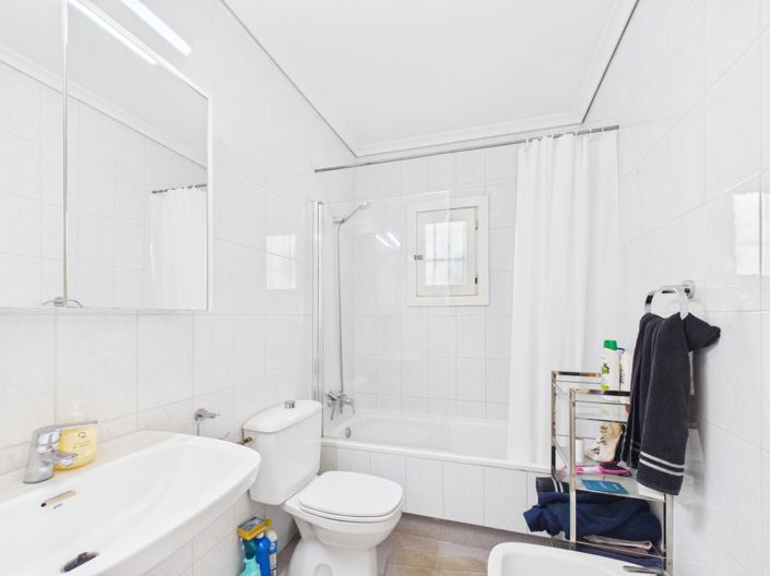 Image No.23-2 Bed Bungalow for sale