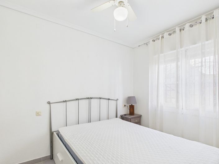 Image No.25-2 Bed Bungalow for sale