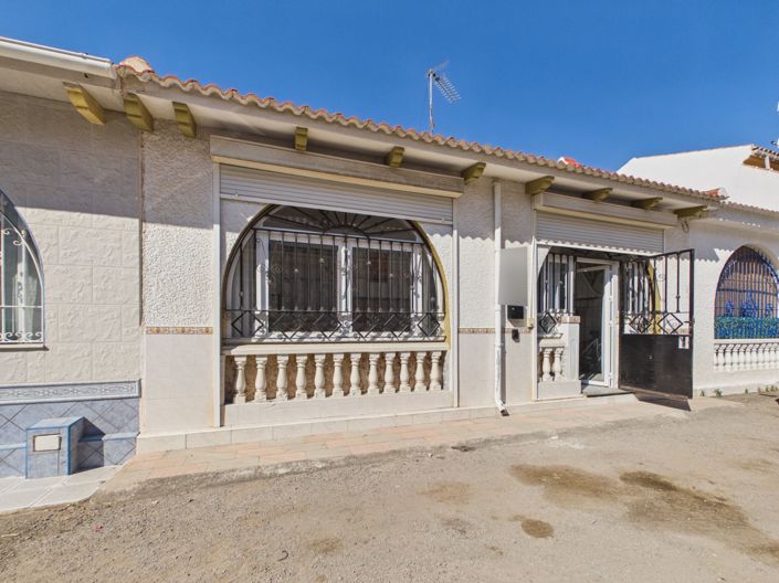 Image No.6-2 Bed Bungalow for sale