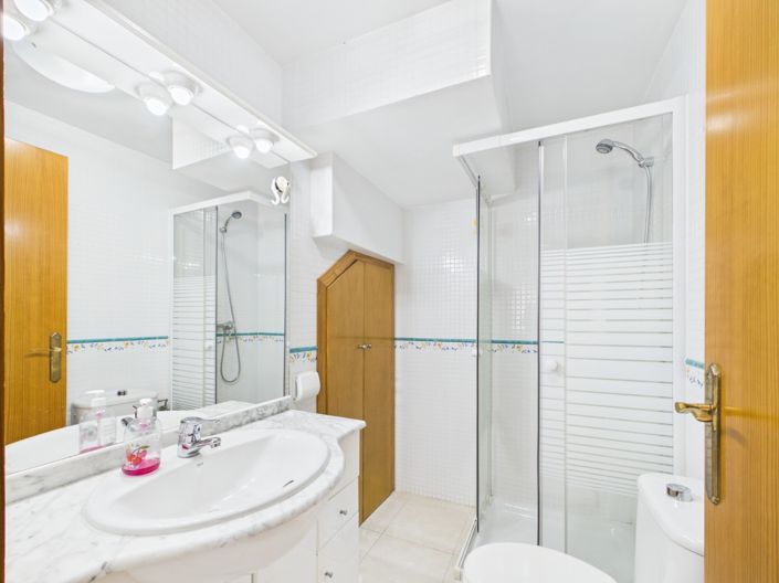 Image No.14-3 Bed Townhouse for sale