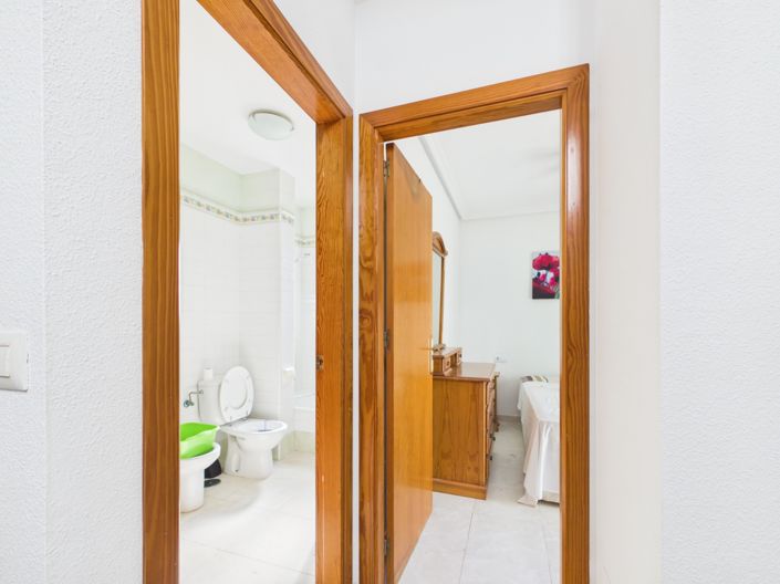 Image No.16-3 Bed Townhouse for sale