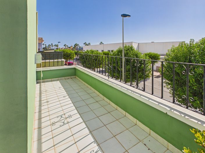 Image No.26-3 Bed Townhouse for sale