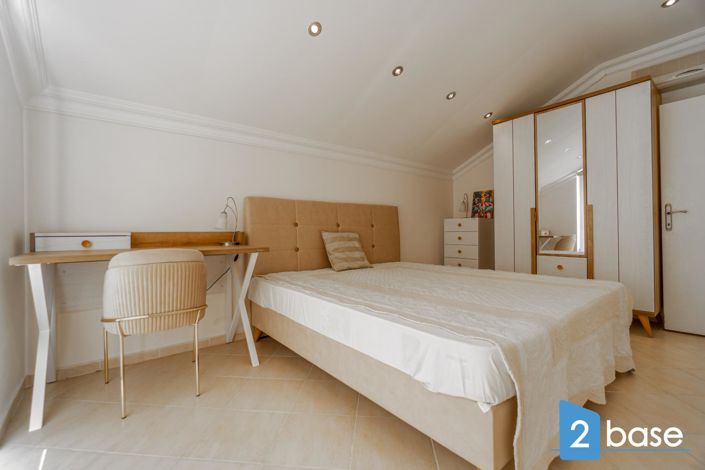 Image No.30-3 Bed Penthouse for sale