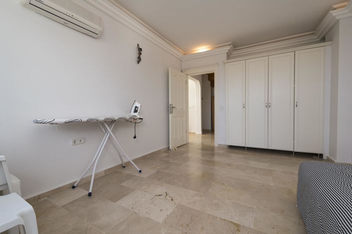 Image No.25-3 Bed Penthouse for sale