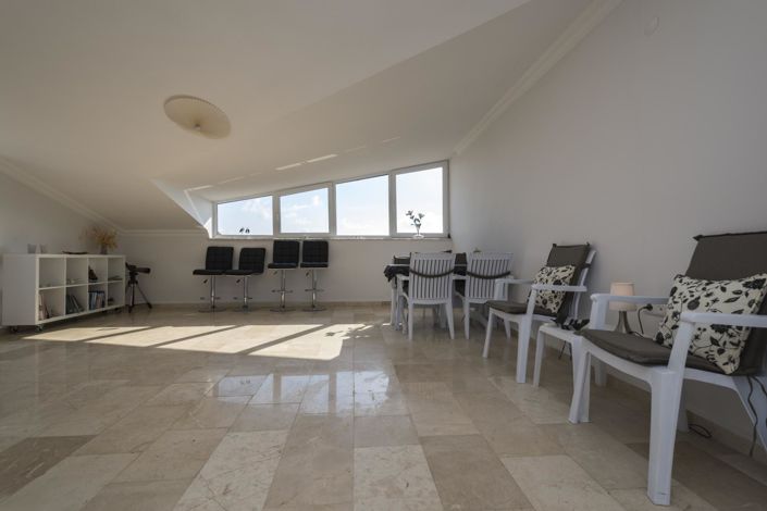 Image No.48-3 Bed Penthouse for sale