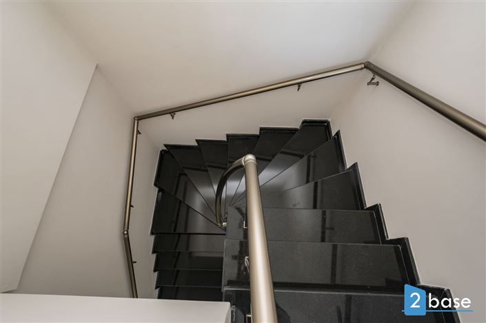 Image No.23-2 Bed Apartment for sale