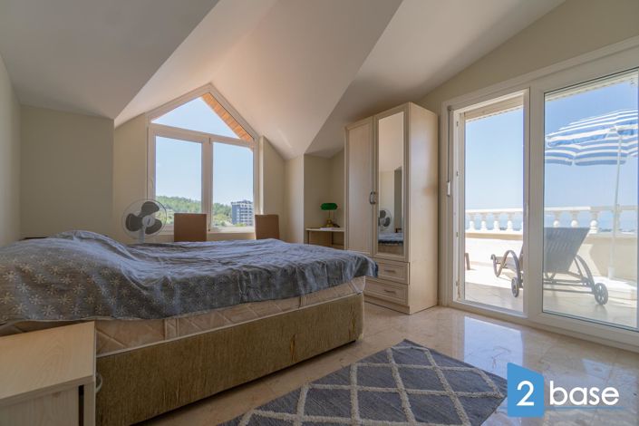 Image No.44-3 Bed Penthouse for sale