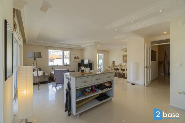 Image No.13-3 Bed Apartment for sale