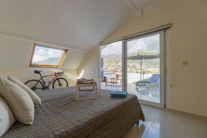 Image No.36-3 Bed Apartment for sale