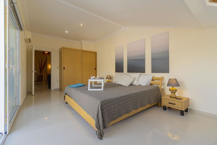 Image No.38-3 Bed Apartment for sale