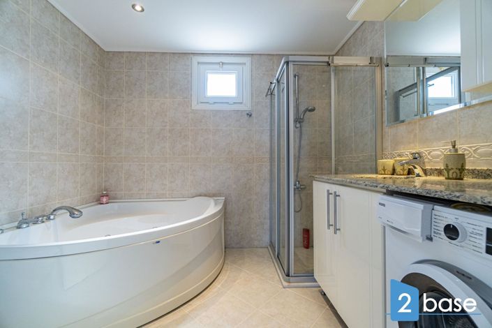 Image No.27-2 Bed Apartment for sale