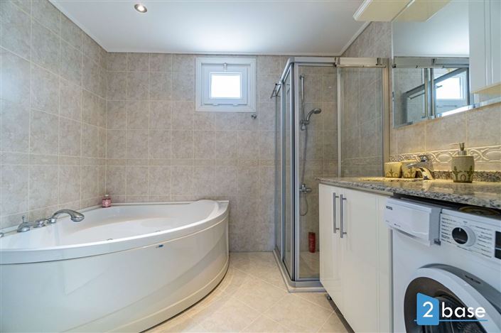 Image No.26-2 Bed Apartment for sale