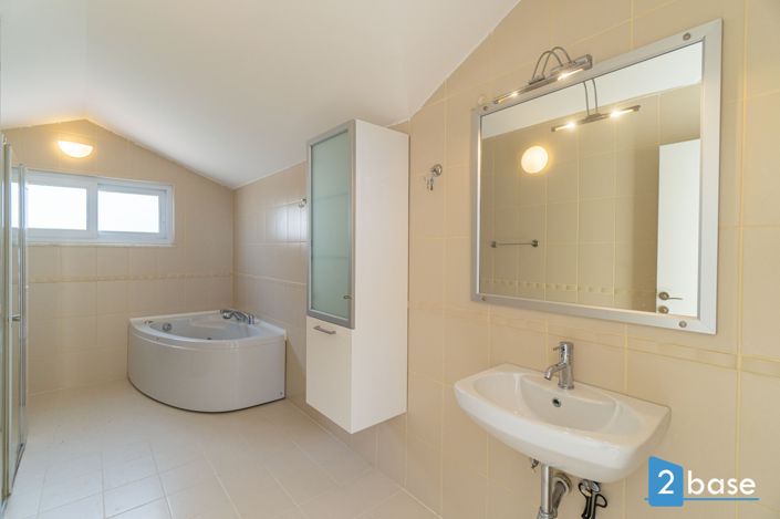 Image No.28-3 Bed Penthouse for sale