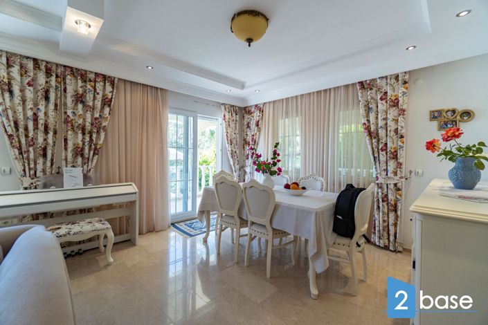 Image No.18-4 Bed Villa for sale