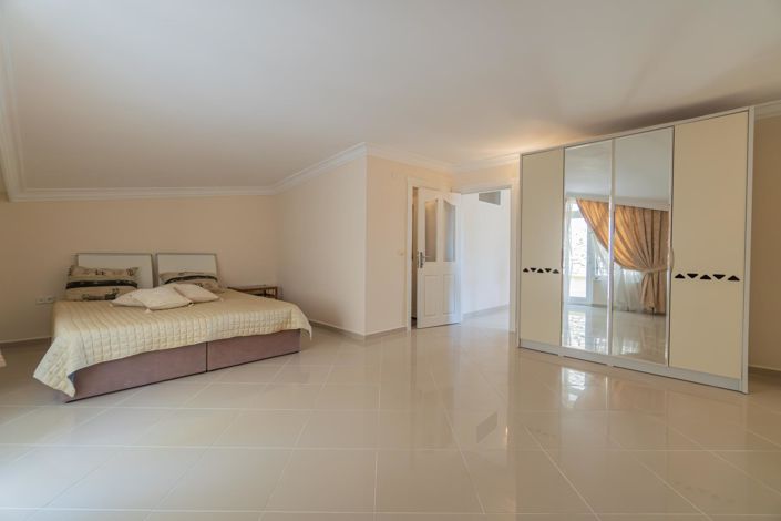 Image No.28-3 Bed Penthouse for sale