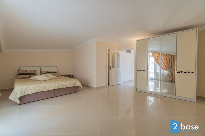 Image No.28-3 Bed Penthouse for sale