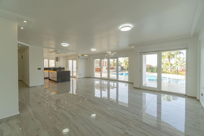 Image No.25-4 Bed Villa for sale