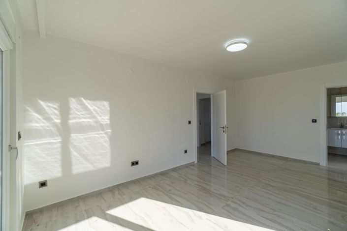 Image No.39-4 Bed Villa for sale