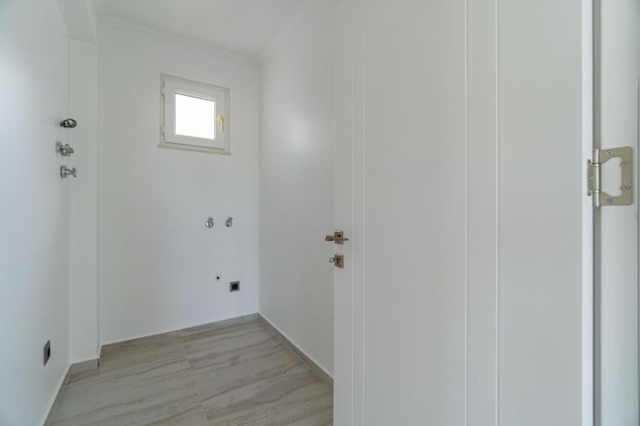 Image No.49-4 Bed Villa for sale