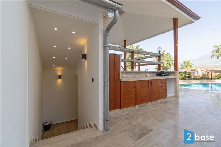 Image No.9-4 Bed Villa for sale